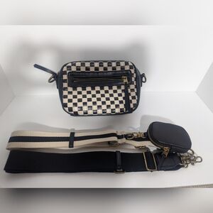 Universal Thread Checkered Faux Leather Zip Camera Bag
